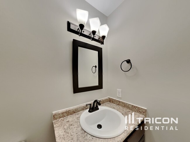 Building Photo - 2945 Lily Way