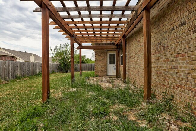 Building Photo - 2028 Old Central Dr