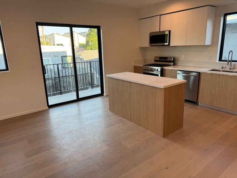 Building Photo - 2520 5th St