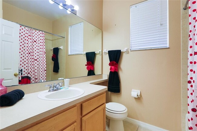 Building Photo - 331 Henley Cir