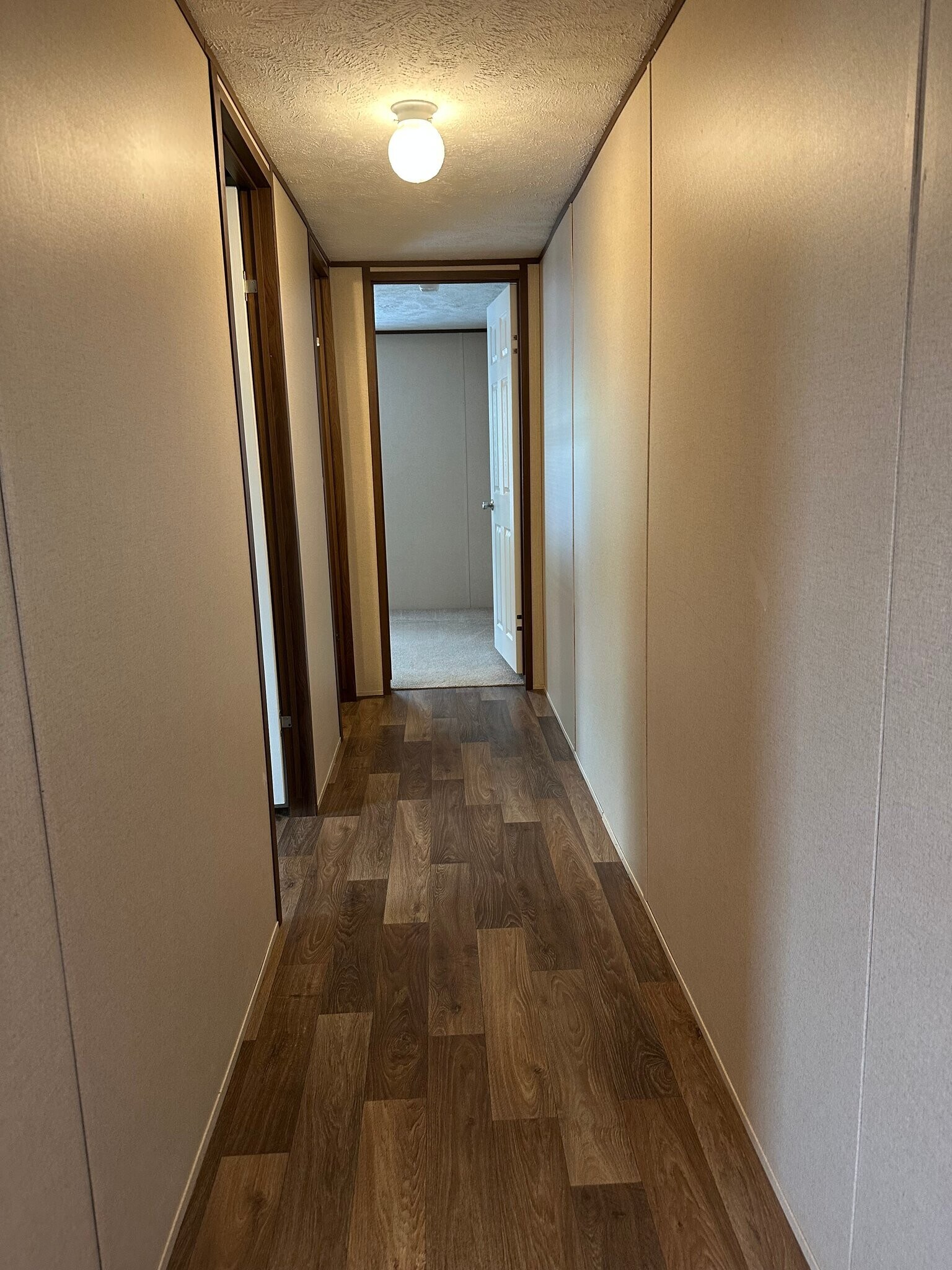 Building Photo - 833 Lovell Rd