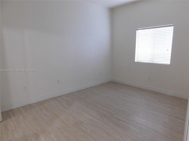 Building Photo - 21485 SW 112th Ave