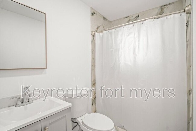 Building Photo - 4293 Island Cir