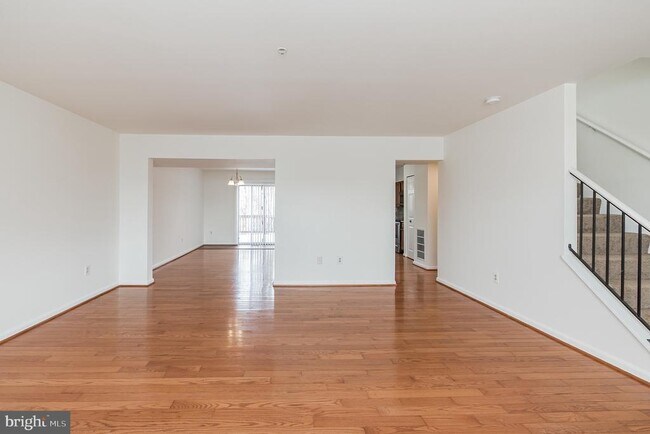Building Photo - 5798 Katsura Ct