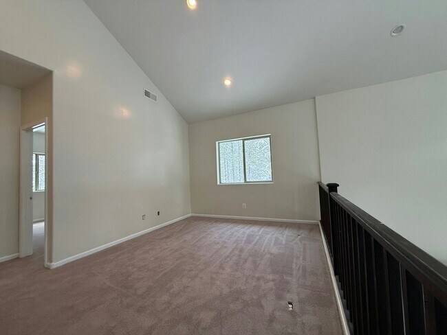 Building Photo - 921 Rainbow Mine Rd