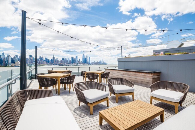 Building Photo - 9 Ave at Port Imperial