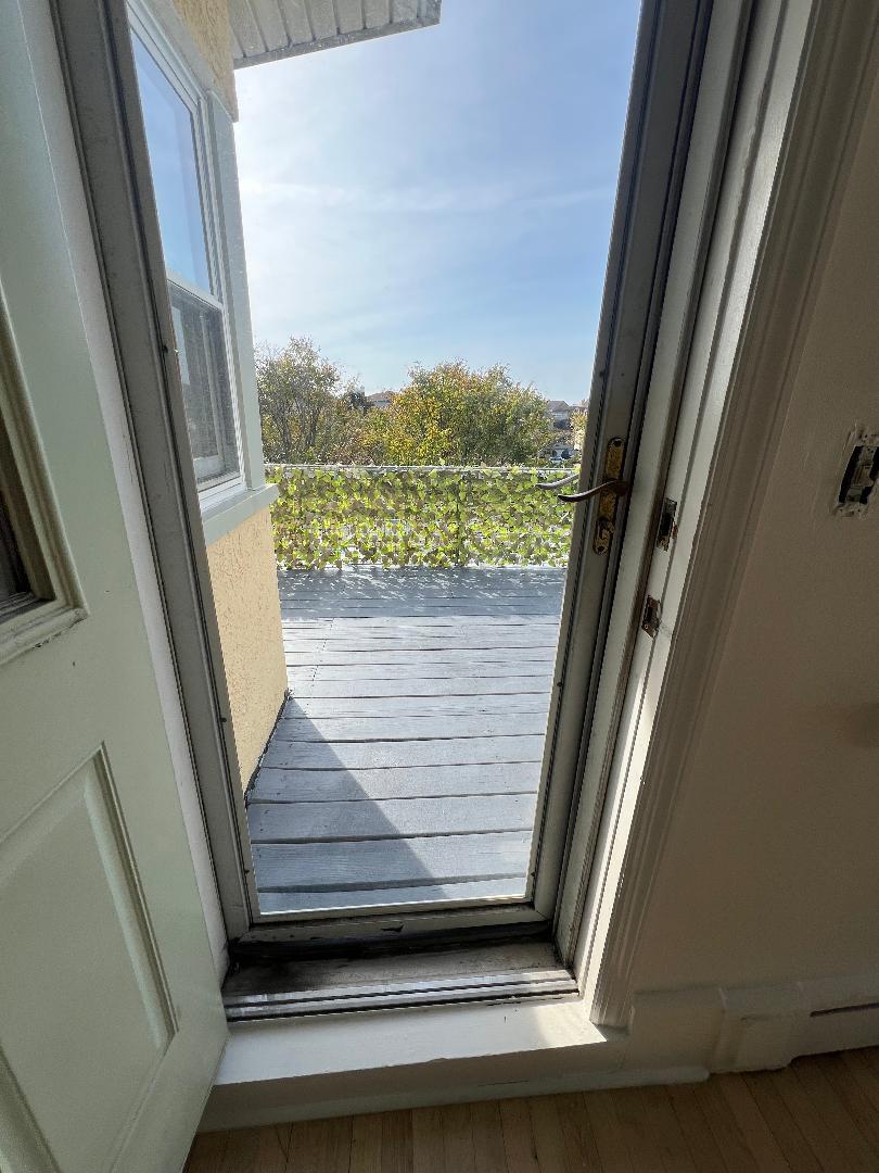 Entrance to Deck - 411 W Park Ave