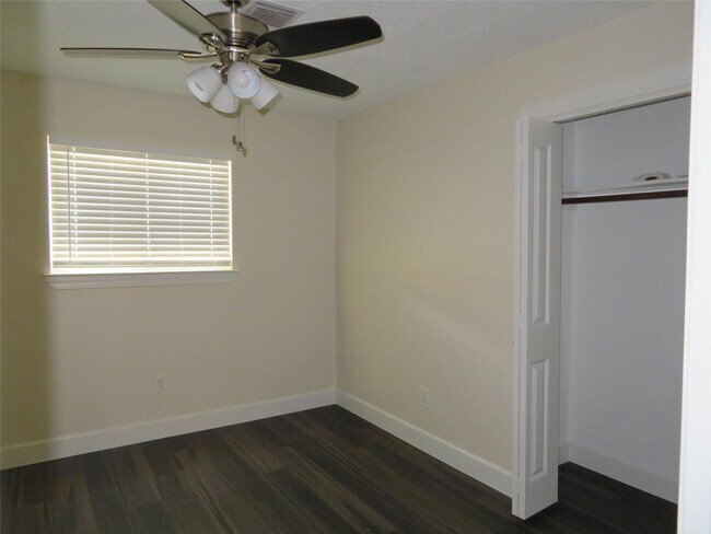 Building Photo - 11619 Bowlan Ln