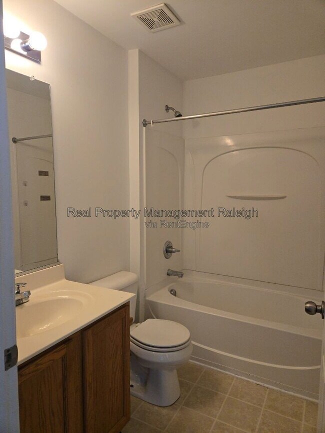 Building Photo - 8631 Neuse Club Ln