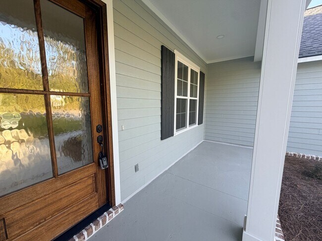 Building Photo - 5635 School House Pond Rd