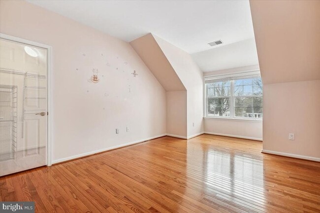 Building Photo - 3 Big Oak Ct