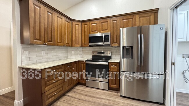 Building Photo - 616 Erin Way