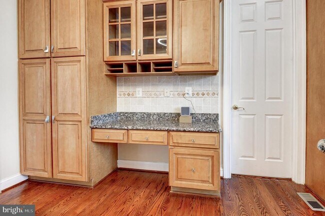 Building Photo - 4303 Evergreen Ln