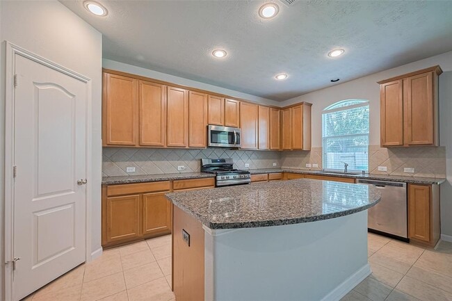 Building Photo - 24523 Carlton Springs Ln