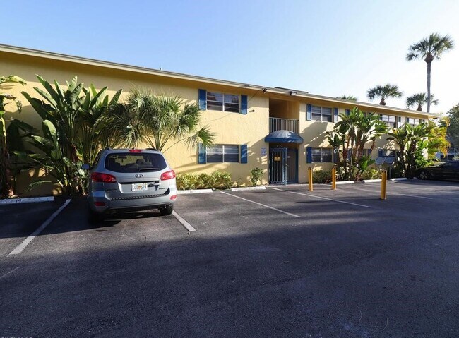 Building Photo - 4290 Gulfstream Dr