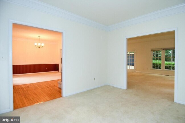 Building Photo - Elegant Brick Colonial on Quiet Cul-de-Sac...