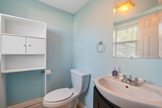 Building Photo - 3216 Marne Ave