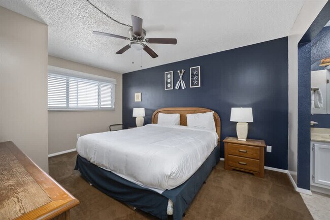 Building Photo - 8743 Thomas Dr