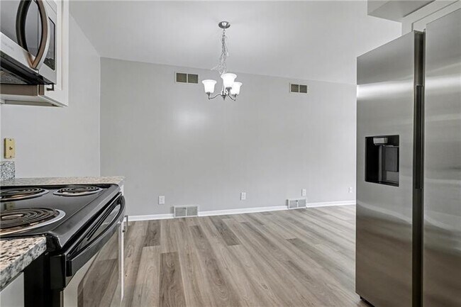 Building Photo - 841 E Lutton St