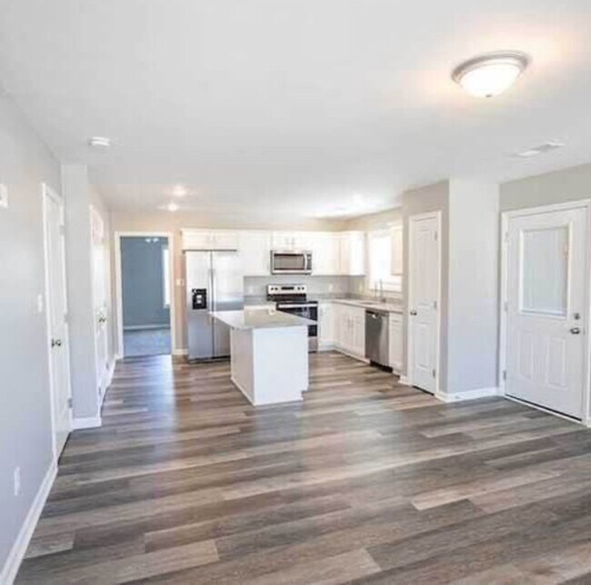 Building Photo - 1097 Judah Bear Blvd