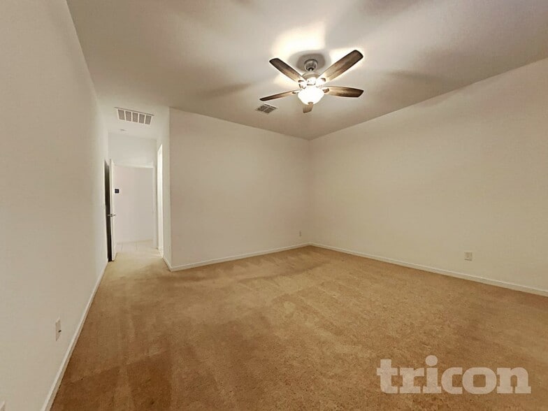 Building Photo - 19781 N Lauren Rd