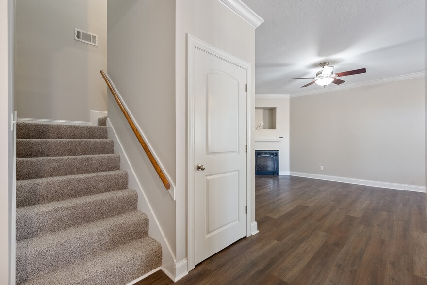 Building Photo - 728 Southpointe Commons Loop