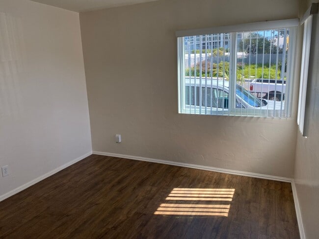 Building Photo - 2300 Chatsworth Blvd
