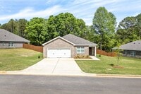 Building Photo - 1/2 off 1st months rent if you sign a lease by 6/1/26!