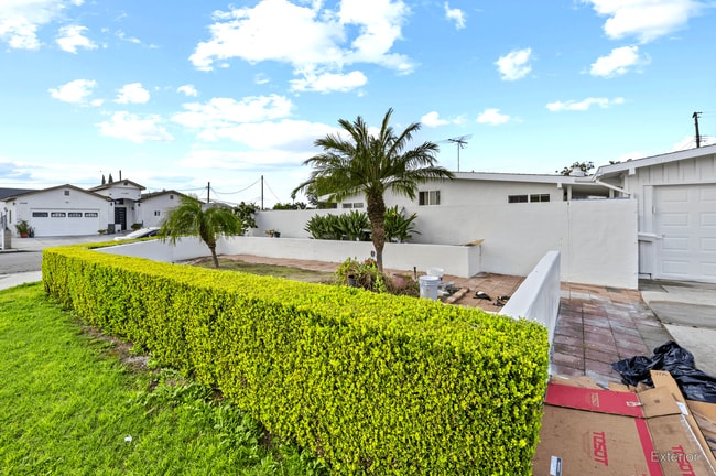 Building Photo - Showing Times: to schedule a viewing, please contact us