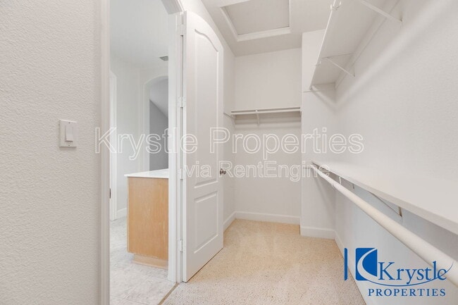 Building Photo - 6335 Newhaven Ln