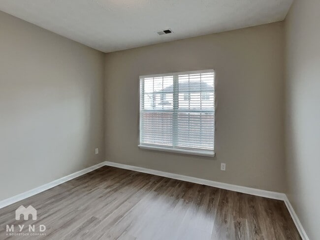 Building Photo - 3302 Summer Brooke Ln