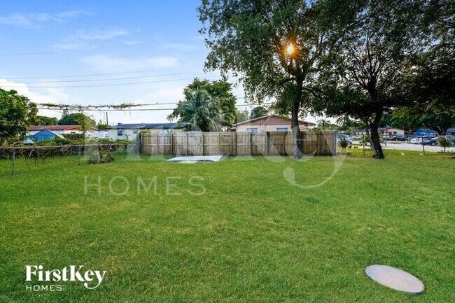 Building Photo - 2121 NW 28th Terrace