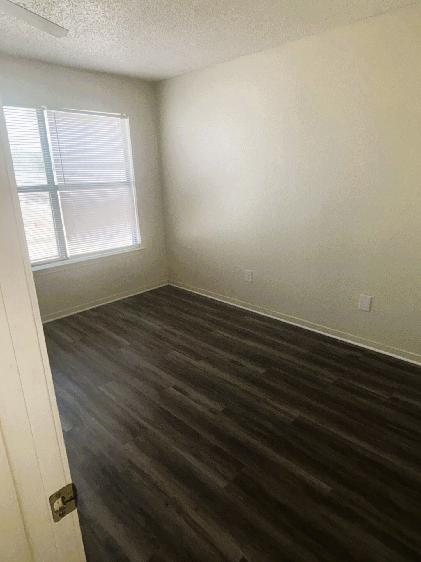 Building Photo - 1307 Monroe Loop