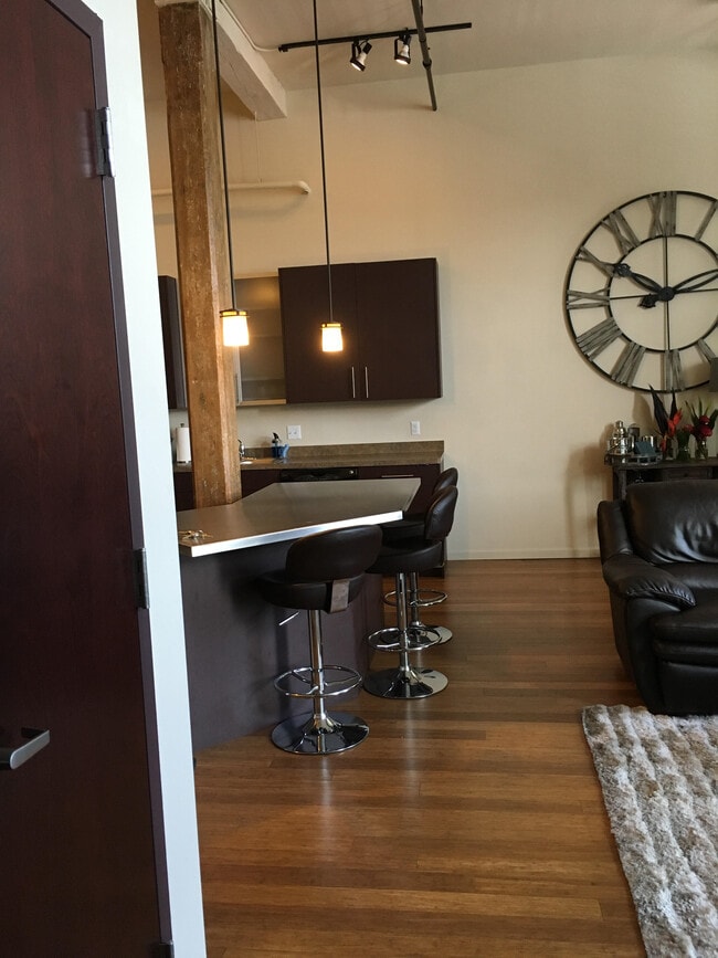 Building Photo - 69 Cascade Dr