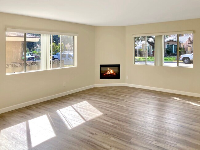 Building Photo - 414 N Monterey St