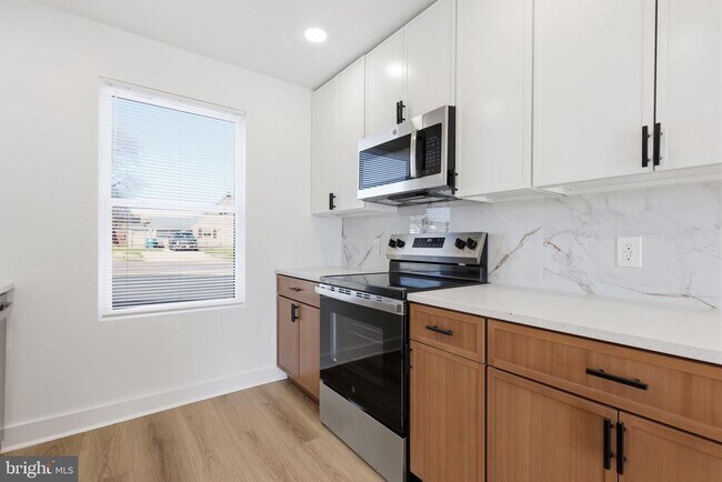 Building Photo - 25 Autumn Ln