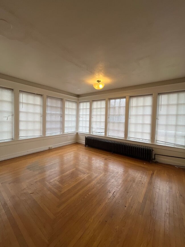 Building Photo - 2110 Walnut St