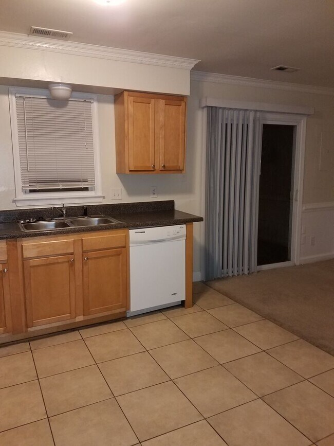 Building Photo - 3341 Golden Oaks Ln