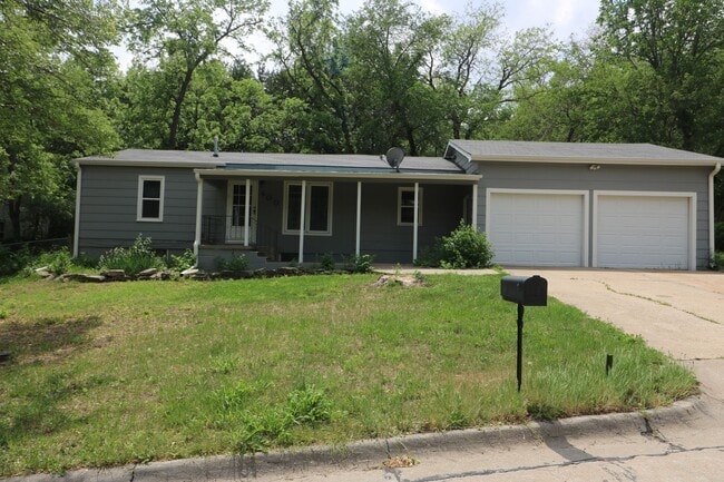 Primary Photo - Nice 3 bedroom 1 bathroom home located in ...