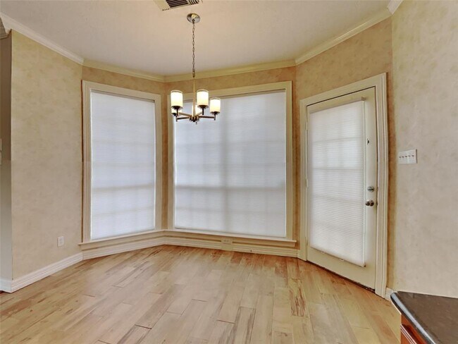 Building Photo - 1306 Silverleaf Dr