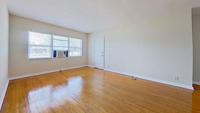 Building Photo - Chaming 2-Bed apartment on Atlantic Blvd!