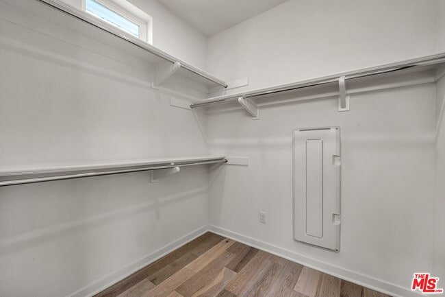 Building Photo - 5605 E Alloway Ct