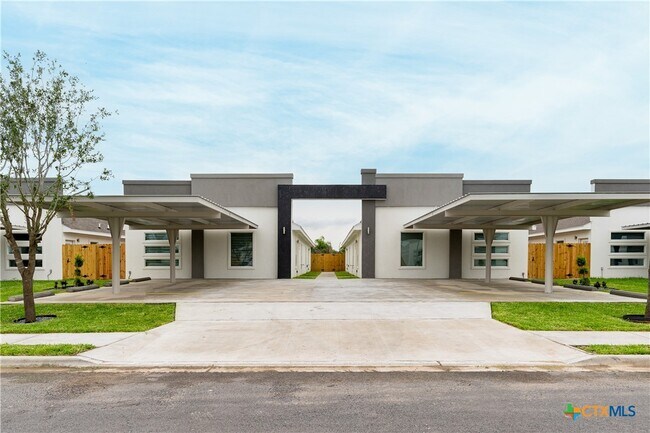 Primary Photo - 1707 Angelina Dr