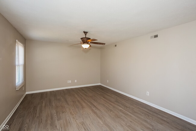 Building Photo - 6002 Tybalt Dr
