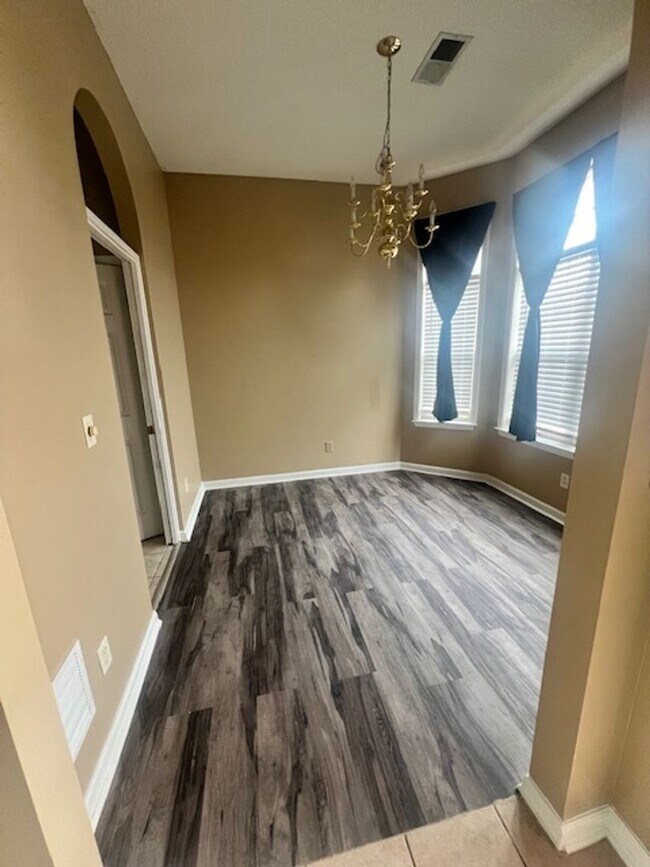 Building Photo - Stunning 3-Bedroom Home in Cordova-Spaciou...