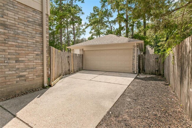 Building Photo - 304 E Golden Arrow Cir