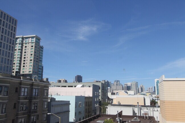 Building Photo - EPIC REA: Spacious Live/Work  Loft in SOMA with Rooftop Views