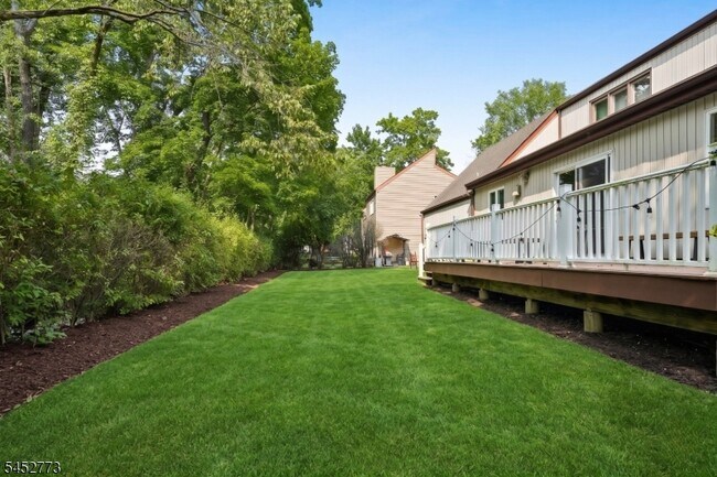 Building Photo - 4 Arbor Ct