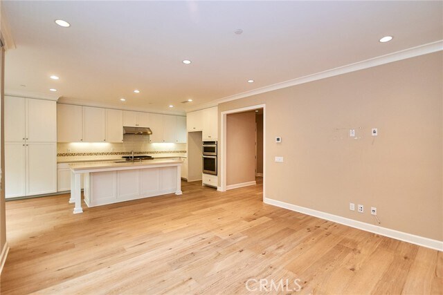 Building Photo - 54 Trotter