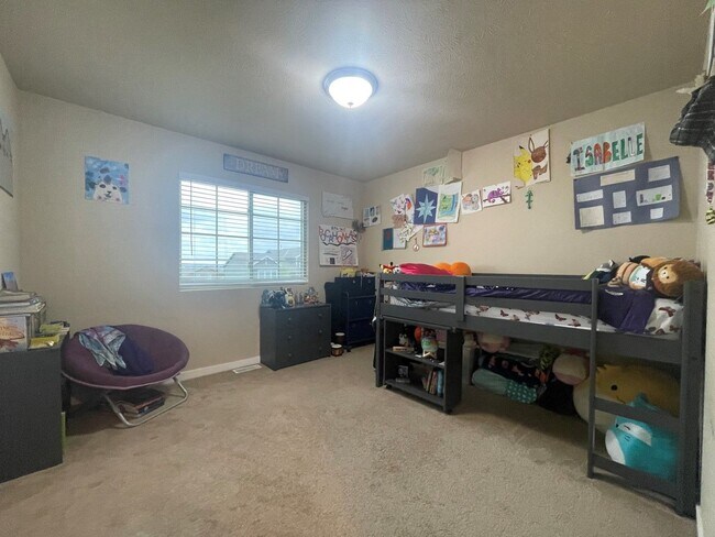 Building Photo - Bellevue Home For Rent!